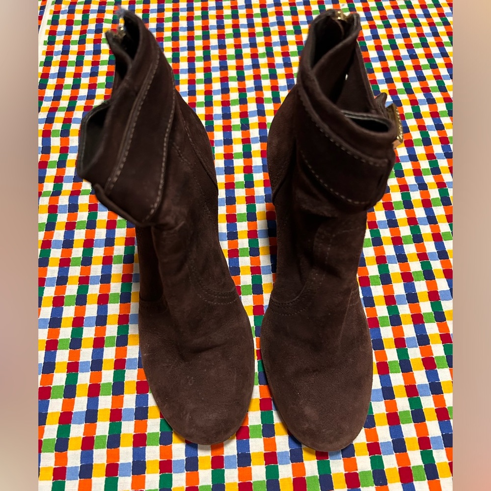 Tory Burch Boots Womens 7.5 M Ankle Bootie Brown Suede Buckle Strap Casual Wedge